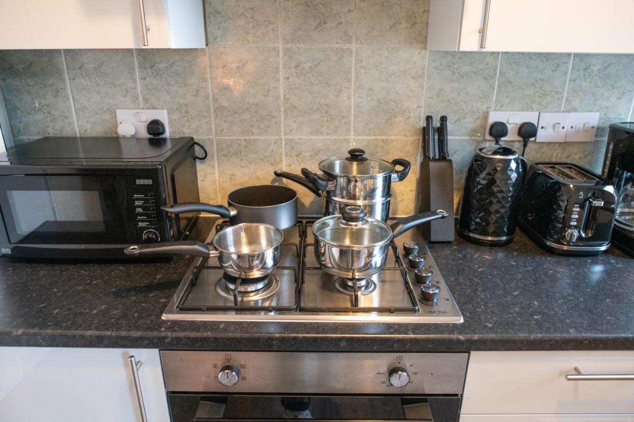 4 Bedroom Flat With High Speed Wi-Fi In North Acton, Ealing, West Londres Exterior foto